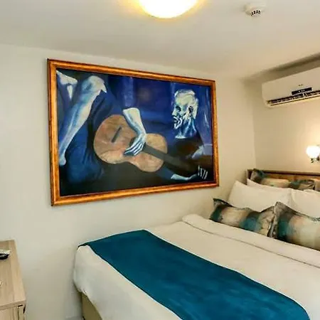 Pablo Pera Hotel